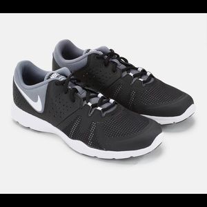 Nike Women’s Black Tennis Shoes Size 7.5